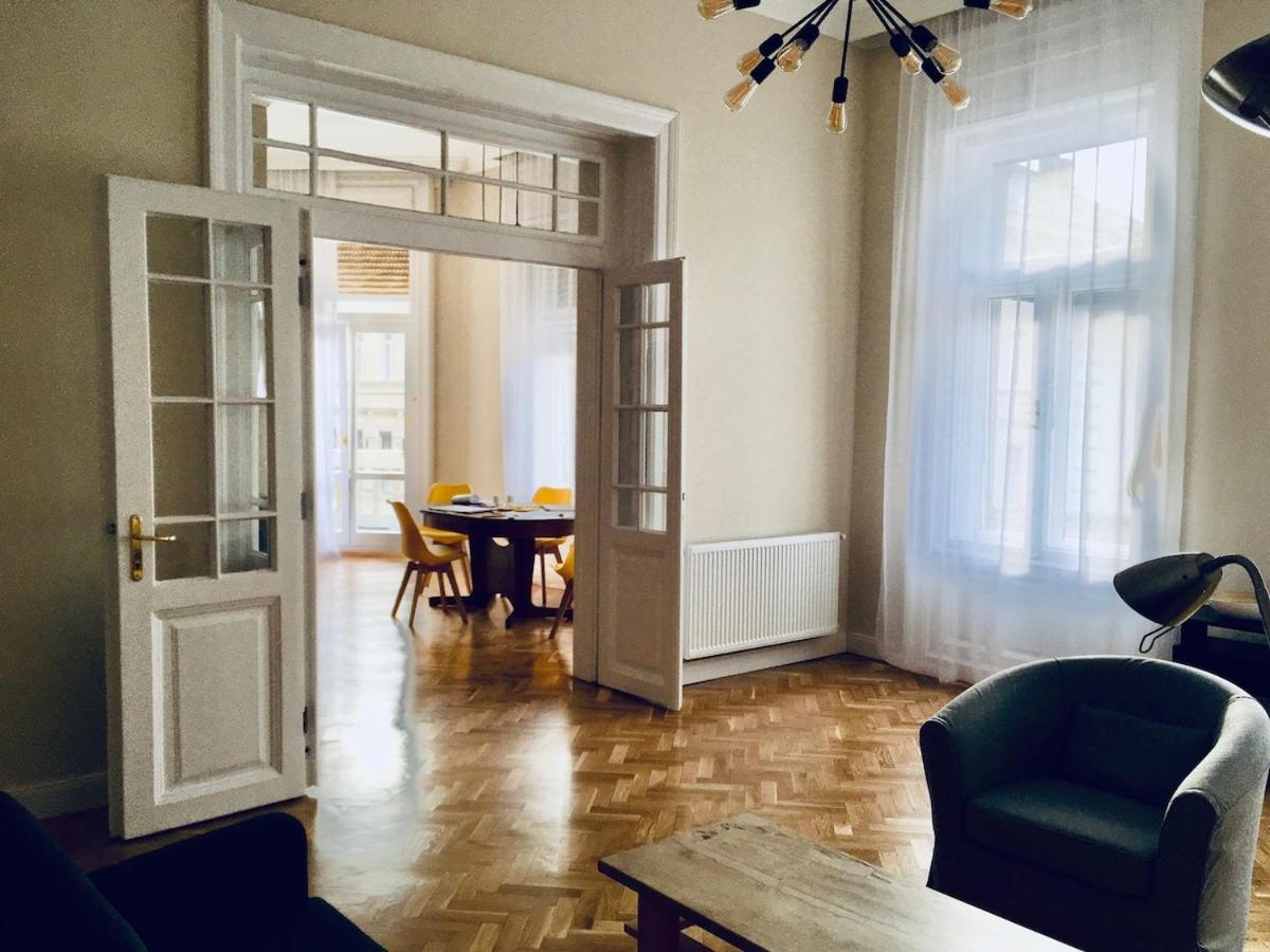Unique And Stylish Downtown Apartment Budapest